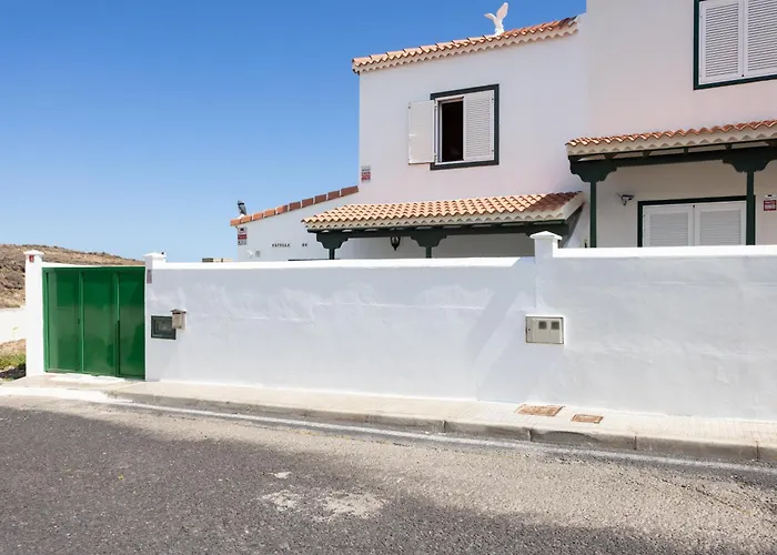 Private Pool By Sunkeyrents *